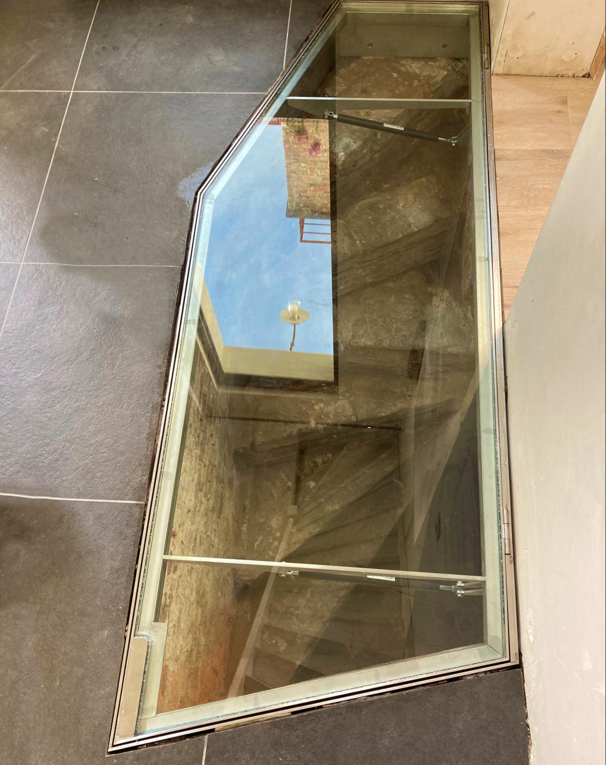 0031631 Kelderluik - Glas - Inox - Manueel - Binnen - A-typische vorm