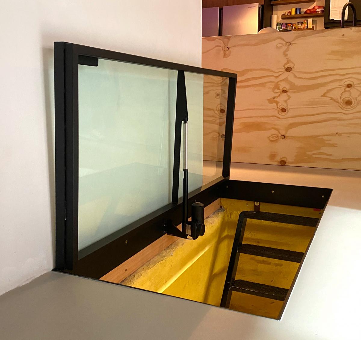 0033294 Kelderluik - Glas - Inox gelakt - Elektrisch - Binnen
