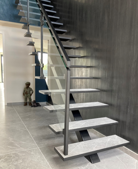 escalier avec un limon
