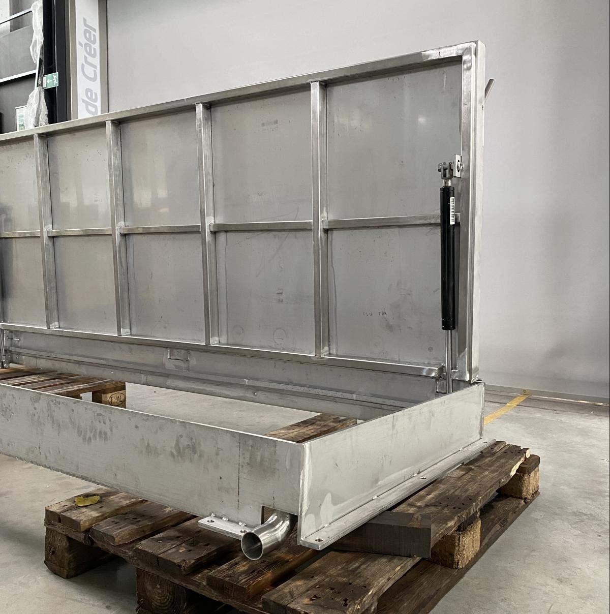 0034361 Kelderluik - Tegel - Inox - Manueel - Buiten - Afvoergoot