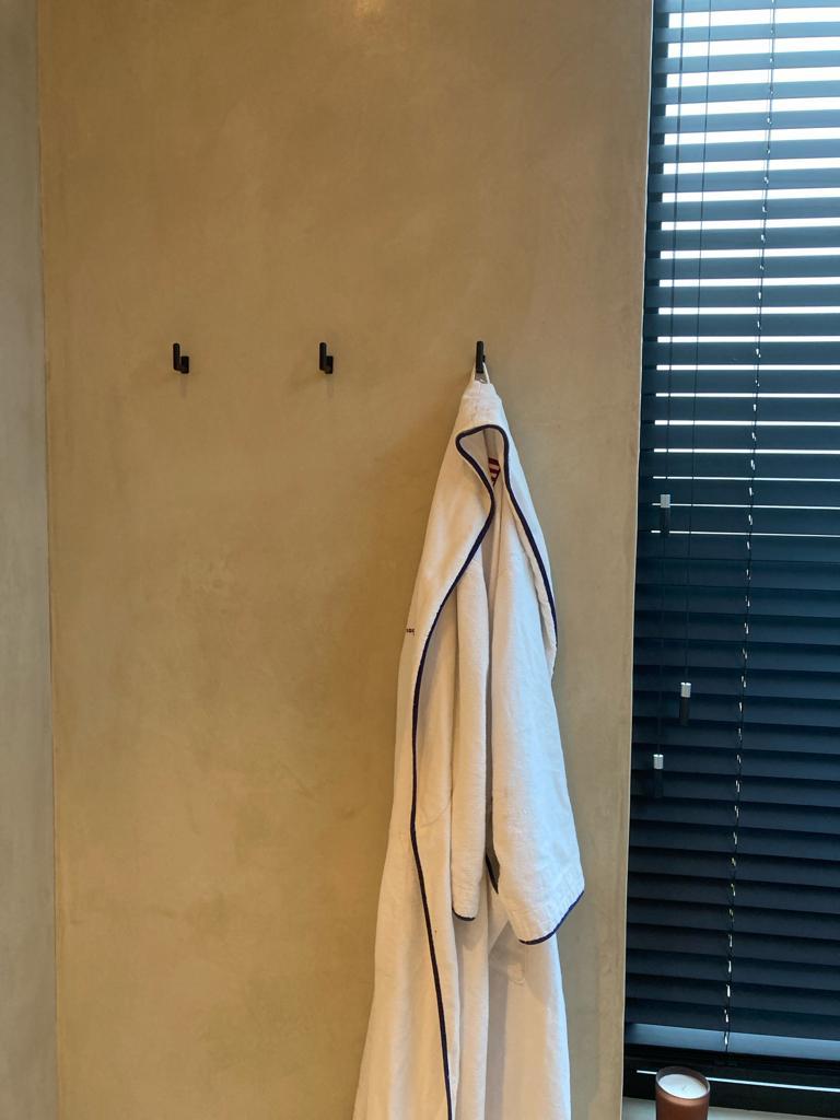 Opbergen - Legbanken - Kapstokken - Handdoekbaar - Inox gelakt - Badkamer
