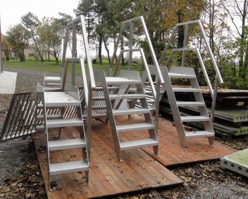 Trappen en platformen - Industriële trap productie overstap - Inox