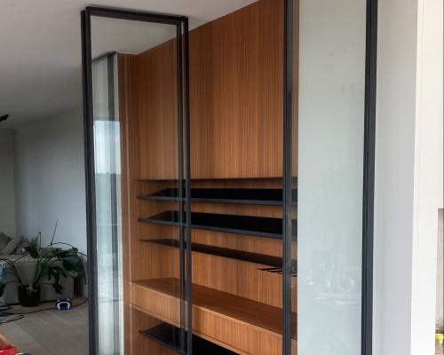 Barkastdeuren+ legplanken + glazenhouder - Inox gelakt