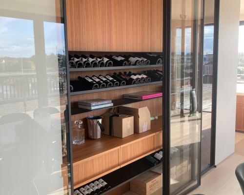 Barkastdeuren+ legplanken + glazenhouder - Inox gelakt