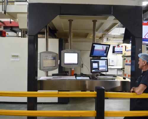 Industrie - Tafels en onderstellen - Zwevend bedieningsgeheel - Inox